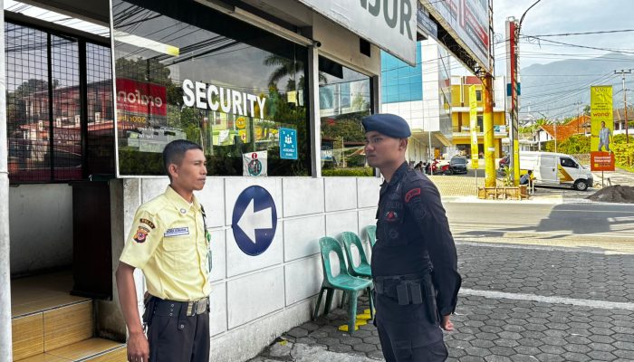 Anggota Brimob Jabar Sambangi Perhotelan Cianjur Cipanas Kab Cianjur