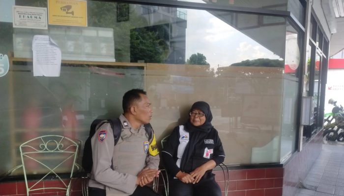 Bhabinkamtibmas sambang dan silaturahmi kepada Karyawan SPBU