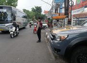 Personil Samapta Polsek Ujungberung Lakukan Giat Pengaturan Arus Lalulintas sore Hari