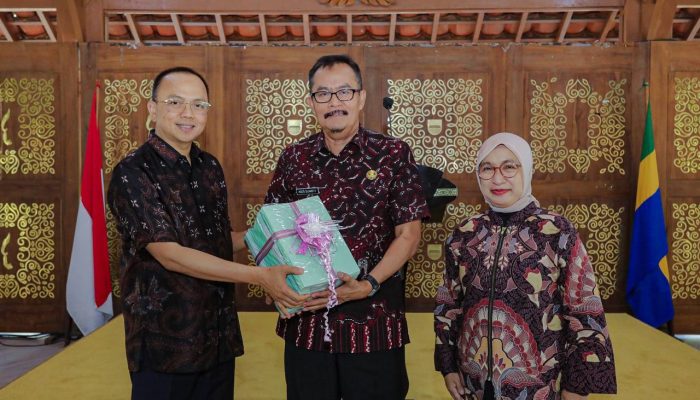 Pemkot Bandung Terima 383 Sertipikat Aset dari Kantor Pertanahan
