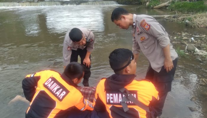 Polsek Tarogong Kidul Evakuasi Orang Di Duga Bunuh Diri