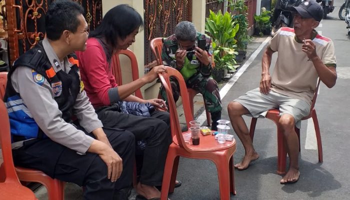 Sinergitas TNI POLRI Lakukan Giat Sambang dan Himbauan Kamtibmas Jelang Pilkada 2024