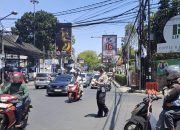 Jajaran Unit Lalulintas Polsek Sukasari Lakukan Giat Pengaturan Arus Lalulintas Siang Hari