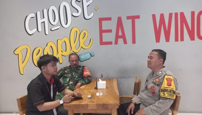 Sinergitas TNI-POLRI Binluh warga di wilayah Kel. Sukamulya Kec. Cinambo kota Bandung