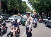 Urai kemacetan Lalu Lintas, Lantas Polsek Regol laksanakan Gatur Lalin