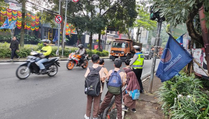 Antisipasi Kemacetan Kendaraan, Unit Lantas Polsek Sukajadi Melaksanakan Gatur pagi, Siang dan Sore