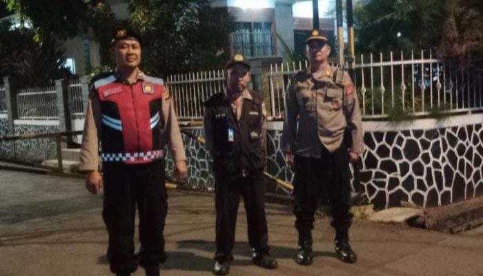 Pawas dan Anggota Samapta Polsek Bandung melaksanakan Patroli dialogis di Perumahan Batununggal Ceria