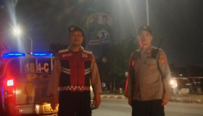 .Pawas dan Anggota Samapta Polsek Bandung Kidul melaksanakan Patroli Blue light