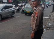 Unit Lantas Polsek Kiaracondong Polrestabes Bandung Laksanakan Pengawasan dan Pengaturan Lalulintas di Siang Hari