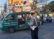 Unit Lantas Polsek Kiaracondong Polrestabes Bandung Laksanakan Pengawasan dan Pengaturan Lalulintas di Pagi Hari