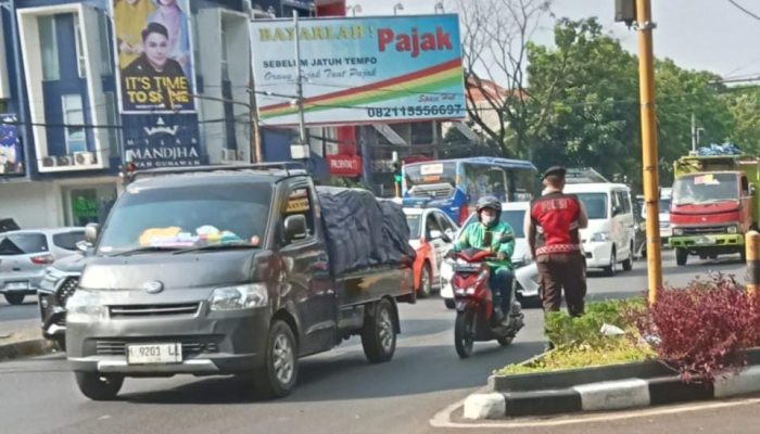 Binmas Polsek Sukajadi Polrestabes Bandung Sambang Kepada Linmas Sampaikan Pesan Kamtibmas