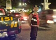 Jaga Kamtibmas Malam Hari Unit Patroli QR 18.4.C Polsek Cicendo Polrestabes Bandung Laksanakan Blue Light Patrol