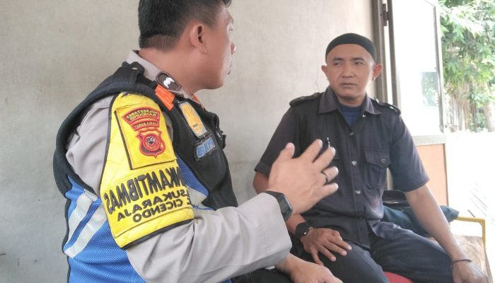 Cooling System Bhabinkamtibmas Sukaraja Polsek Cicendo Polrestabes Bandung, Sambangi Warga