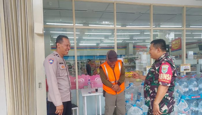 Ciptakan Situasi aman Bhabinkamtibmas Sambangi Juru Parkir