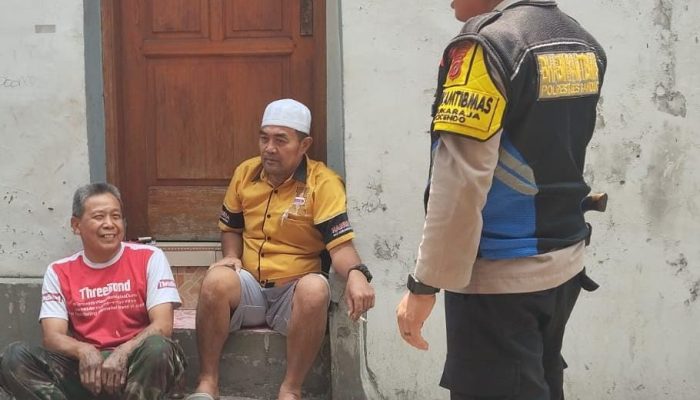 Patroli Dialogis Himbau Kamtibmas Bhabinkamtibmas Sukaraja Polsek Cicendo Polrestabes Bandung Kepada Warga