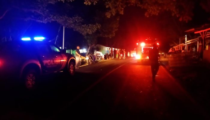 Polsek Cikelet Cek TKP Kebakaran Rumah Dan Toko