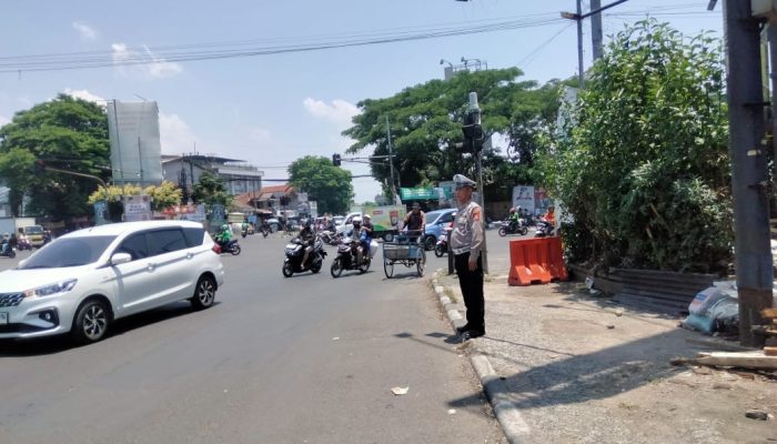 Personel Polsek Bojongloa Kaler menempati Pos Gatur