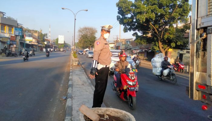 Personil Polsek Bojongloa Kaler melaksanakan kegiatan Kepolisian di wilayah Hukum Polsek Bojongloa Kaler