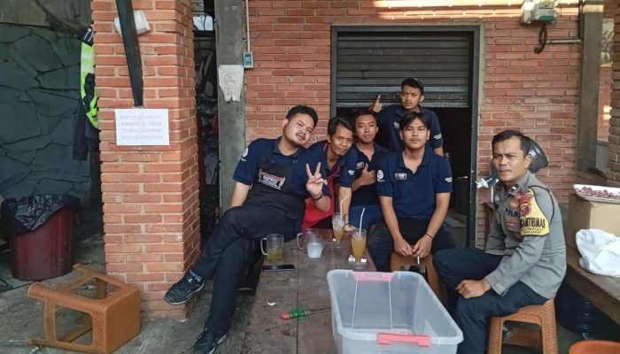 Unit Binmas Polsek Cidadap Bangun Cooling System Lewat Kunjungan Bhabinkamtibmas ke Warga