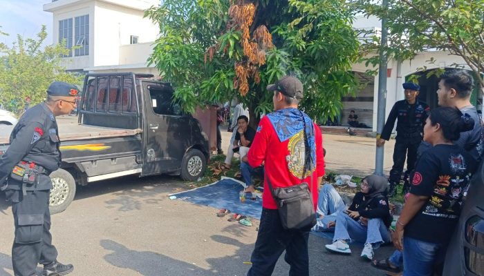 Brimob Jabar Laksanakan Patroli Harkamtibmas Sambangi Warga