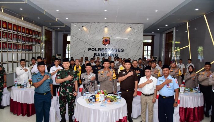 Polisi Gelar Doa Bersama Lintas Agama Menjelang Pilkada 2024 di Kota Bandung