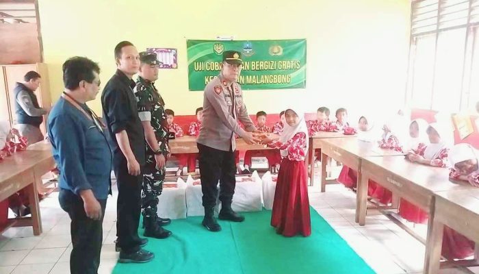 Polsek Malangbong Laksanakan Program Makanan Gizi Gratis