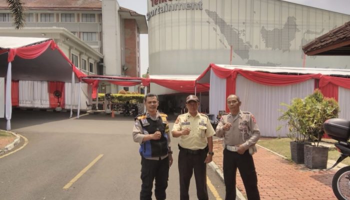 Polsek Sukasari Monitoring dan Pengamanan Kegiatan Tes CPNS