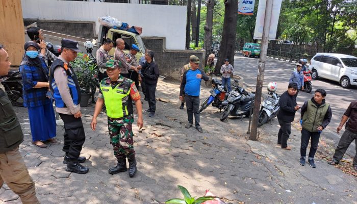 Polsek Sukajadi Datangi TKP Seorang Wanita Tanpa Identitas Yang Meninggal Dunia