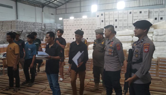 Jamin Kelancaran Pilkada, Polres Garut Kawal Surat Suara