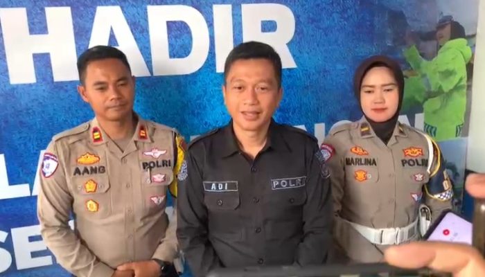Pengendara Motor Dengan Knalpot Brong Tabrak Petugas