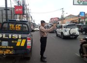 Personil Samapta Polsek Ujungberung Lakukan Giat Pengaturan Arus Lalulintas sore Hari