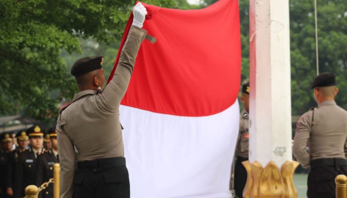 Dansat Brimob Polda Jabar Ikuti Upacara Hari Pahlawan