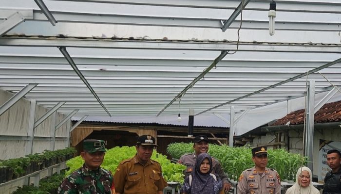 Polsek Bungbulang Lakukan Pendampingan Kelompok Tani Ketahanan Pangan Harum Madu