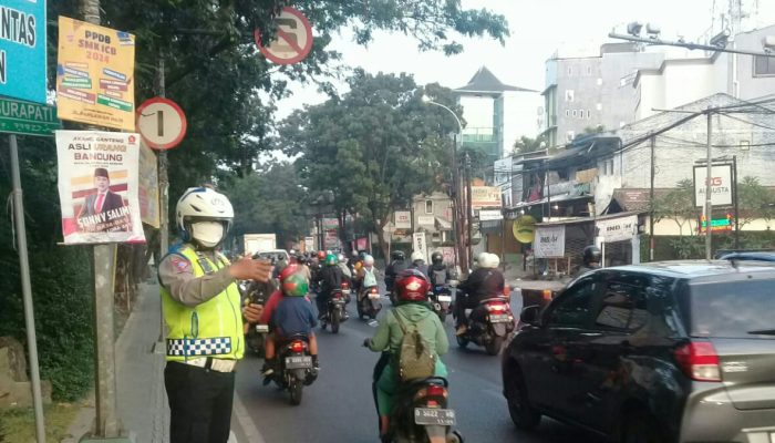 Jajaran Lalu Lintas Polsek Cibeunying Kaler Gelar Yanmas Pagi