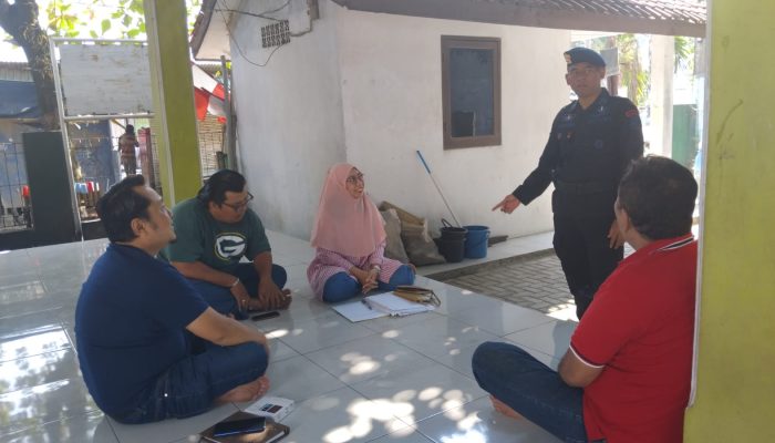 Brimob Jabar Melaksanakan Patroli Harkamtibmas dan Berikan Pesan – pesan Kamtibmas Kepada Warga 