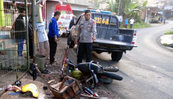 Polsek Cisompet Evakuasi Korban Laka Lantas di Jalan Pameungpeuk – Garut