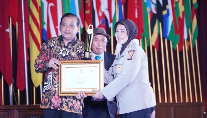 Polda Jabar Raih Penghargaan Keterbukaan Informasi Publik 2024