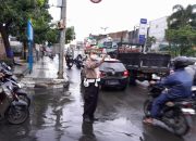 Personil Lantas Polsek Ujungberung Lakukan Giat Pengaturan Arus Lalulintas sore Hari