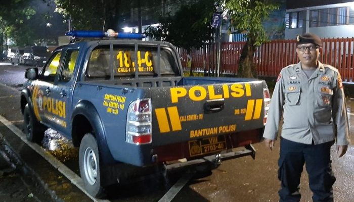 Jaga Kamtibmas Malam Hari Unit Patroli QR 18.4.C Polsek Cicendo Polrestabes Bandung Laksanakan Blue Light Patrol