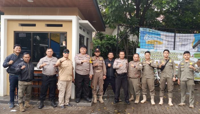 Kapolsek Cibeunying kidul Polrestabes Bandung Pastikan Logistik Pilkada 2024 Aman