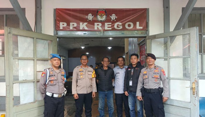 Polsek Regol pengamanan Dan pengawalan Pendistribusian Logistik KPU Pilgub dan Pilwalkot 2024