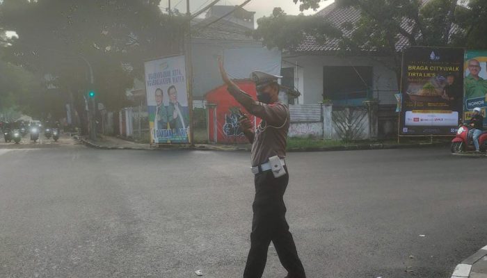 Wujudkan Kamseltibcarlantas Kondusif pagi, Unit Lantas Polsek Lengkong Gelar Gatur Lantas