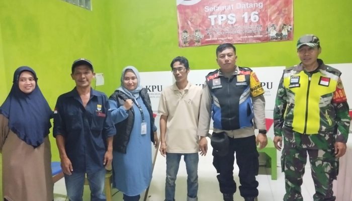 Sinergritas TNI POLRI Selaku Personel Pam TPS Polsek  Bojongloa kidul Melaksanakan Pengamanan dan pengecekan TPS di wilayah kelurahan cibaduyut wetan