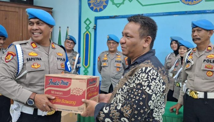 Polisi Gelar Bakti Sosial di Panti Asuhan Yatim Piatu Bayi Sehat Yayasan Muhammadiyah