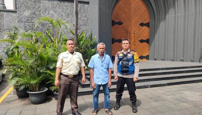 Bhabinkamtibmas Arjuna Polsek Cicendo Polrestabes Bandung Bersinergi Monitoring Giat Gereja Shalom