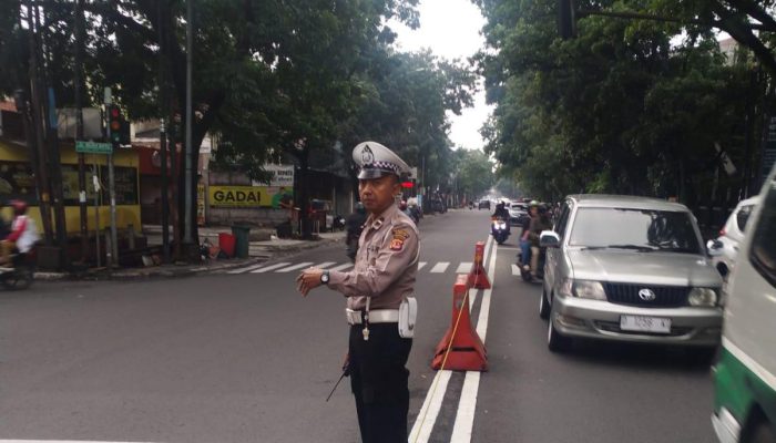 Berikan Pelayanan Kepada Masyarakat, Personil Polsek Lengkong Laksanakan Kegiatan Gatur Pagi