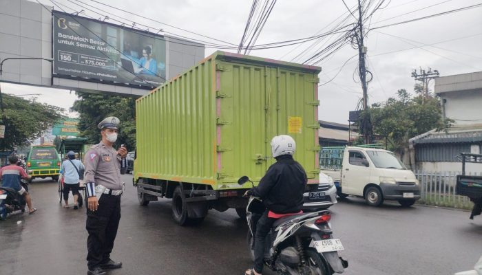 Antisipasi kemacetan Polsek Babakan Ciparay Lakukan pergelaran rawan sore