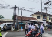 Berikan Rasa Aman, Polsek Kadungora Gatur Lalin Pagi