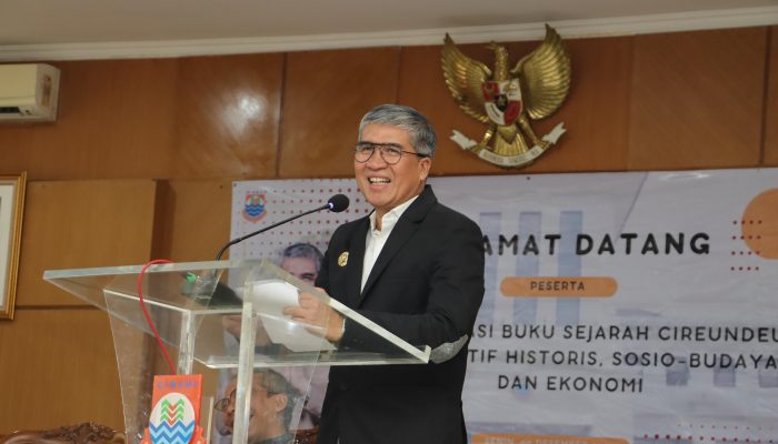 Pemkot Cimahi Kenalkan Keunikan Kampung Adat Cirendeu Lewat Buku Sejarah Cirendeu 