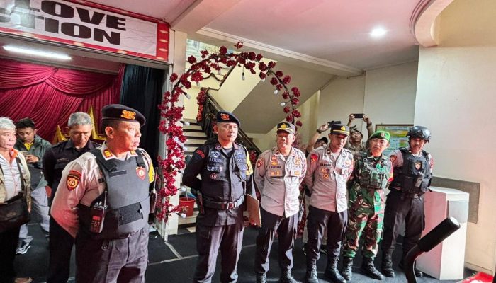 Polres Garut Lakukan Sterilisasi Gereja untuk Pengamanan Natal dan Tahun Baru